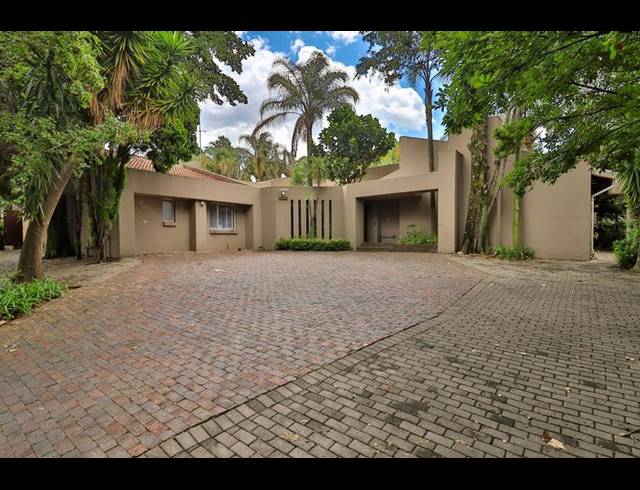 12 BEDROOM HOUSE FOR SALE IN SANDOWN